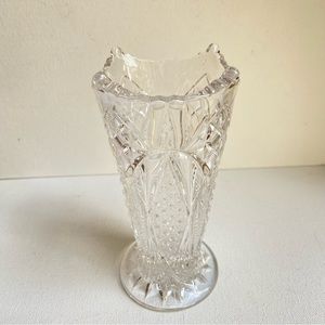 Pressed glass clear vase with scalloped four pointed rim cone shaped VINTAGE